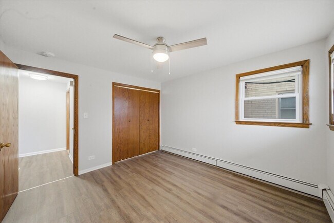 Building Photo - 7709 W Marwood Ave