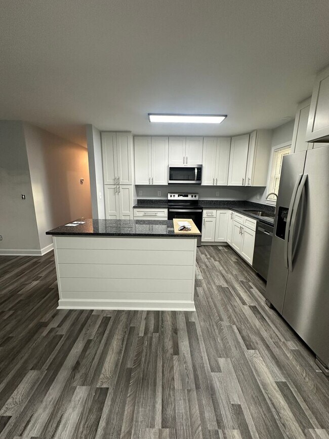 Building Photo - 1109 Sidney Dr