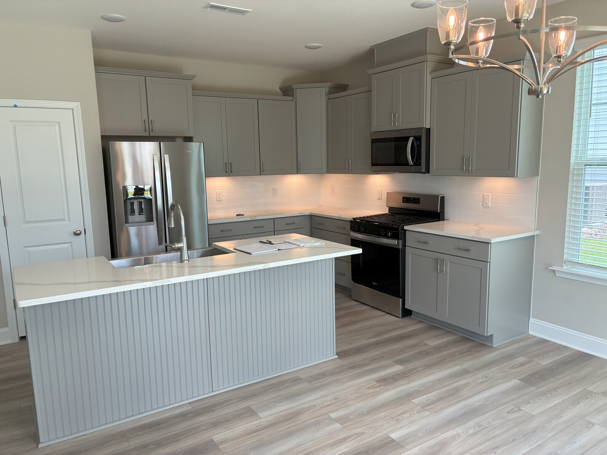 Kitchen - 240 Steel Springs Ln