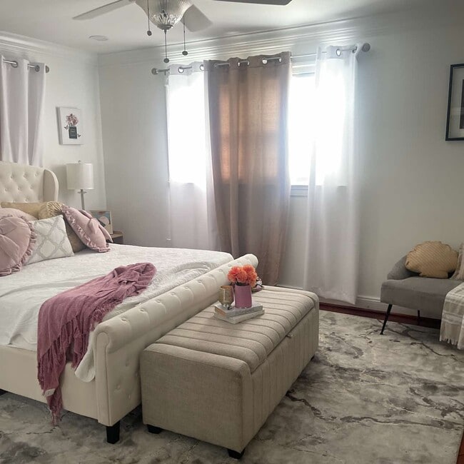 Building Photo - 6308 Joslyn Pl