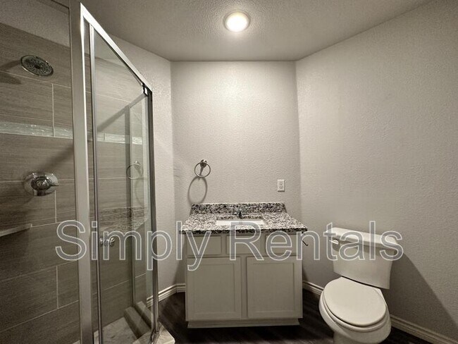 Building Photo - 1310 Sabine St