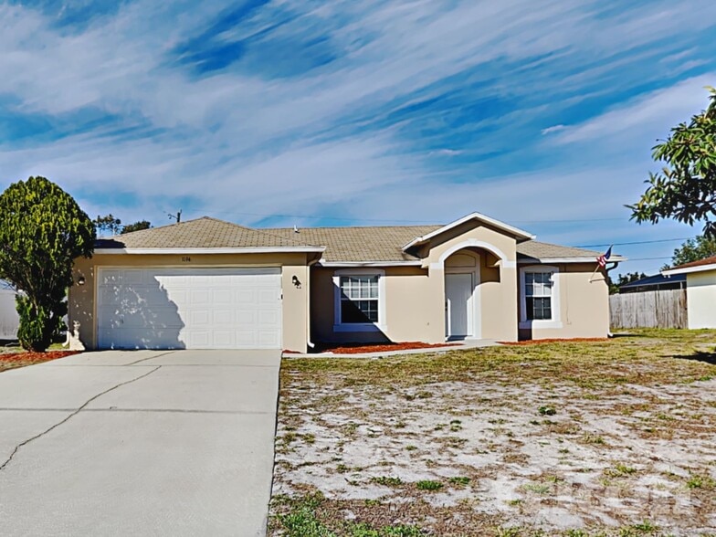 Building Photo - 1194 Algoma St