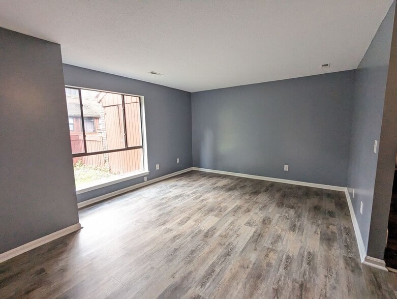 Building Photo - 4370 Great Oak Dr