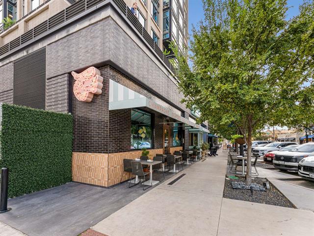 Building Photo - 2015 N Prairie Ave