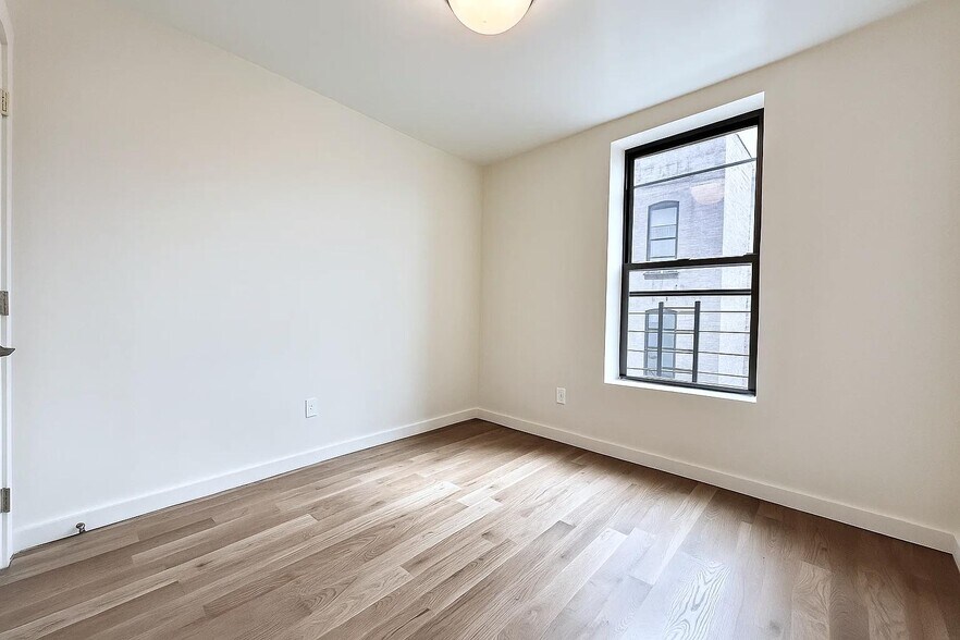 Building Photo - 524 W 134th St