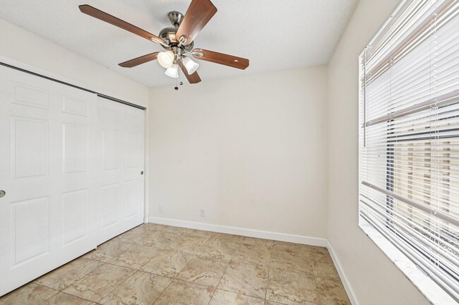 Building Photo - 4075 Village Dr