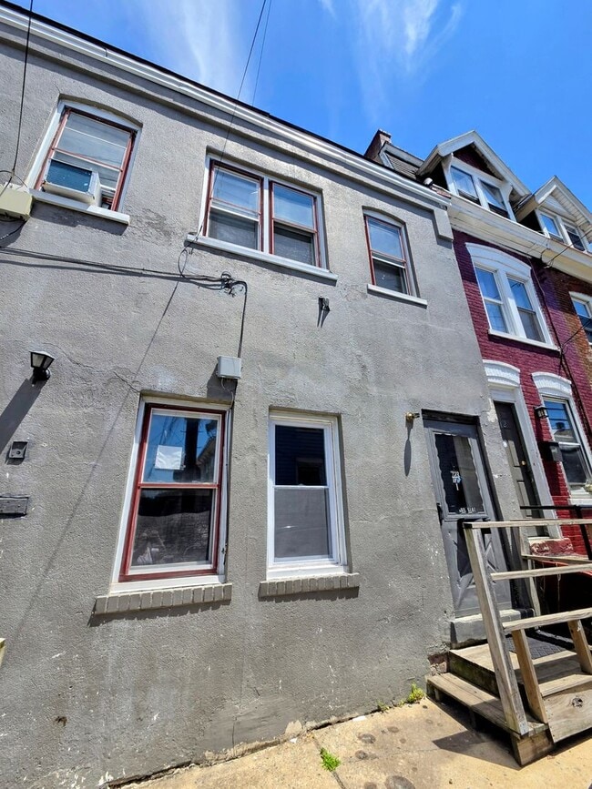 Building Photo - 223-225-225 N Fountain St