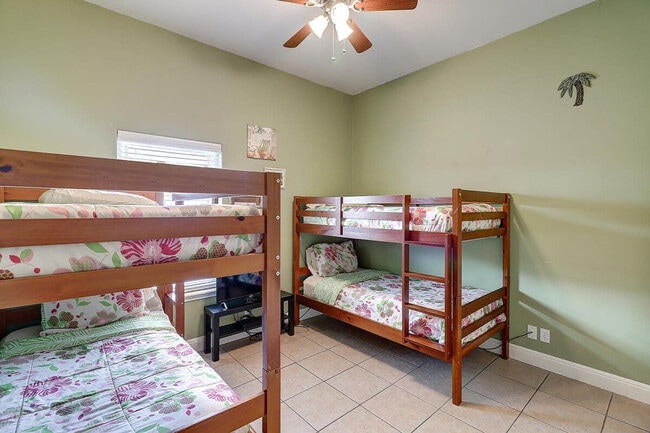 Building Photo - 140 Royal Sands Blvd