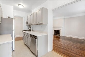 Building Photo - 234-254 Martine Avenue