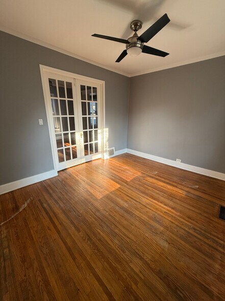 Building Photo - 412 Maple Ave