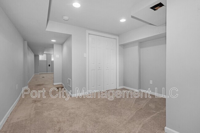 Building Photo - 2534 McCulloh St