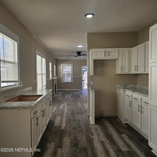 Building Photo - 7114 Edge St