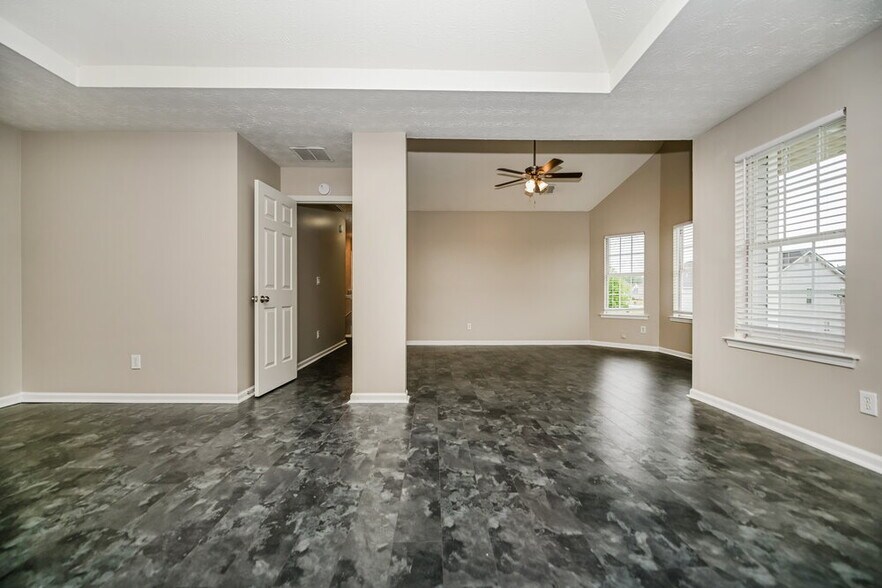 Building Photo - 20 Hazelhurst Dr