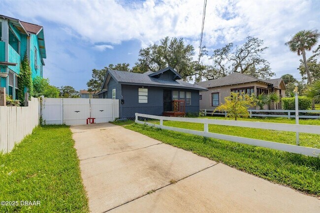 Building Photo - 121 Bellevue Ave