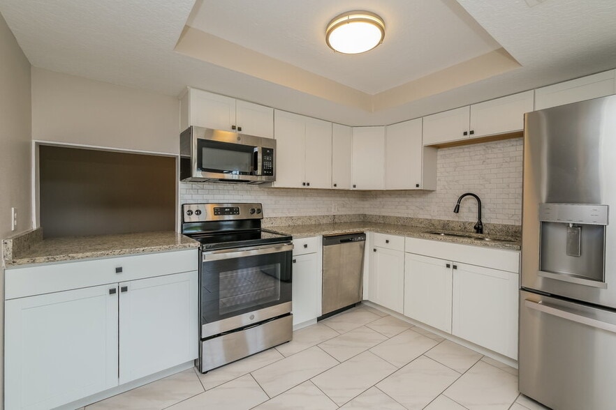 Building Photo - 7629 Bramblewood Dr