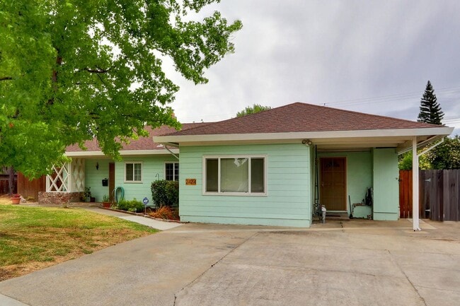 Building Photo - 1 Bed / 1 Bath | Arden-Arcade Anchored Tiny Home Available Now