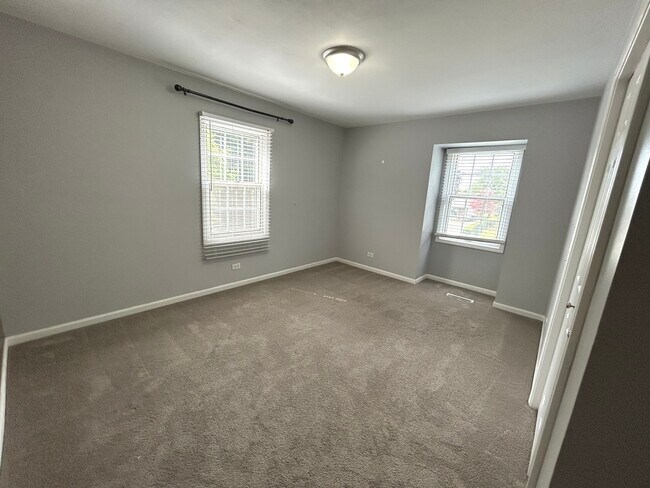 Building Photo - 10S450 Wind Jammer Ln