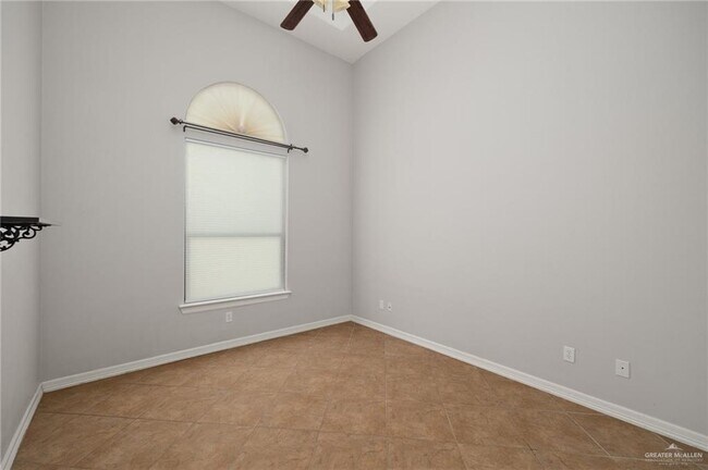 Building Photo - 616 N Dalobo Ave