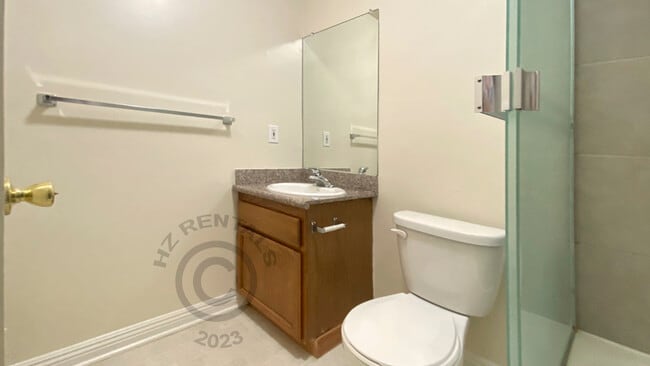 Building Photo - 4651 Cahuenga Blvd