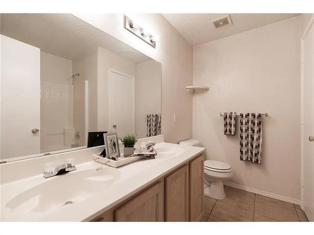 Building Photo - 945 Carthage Way