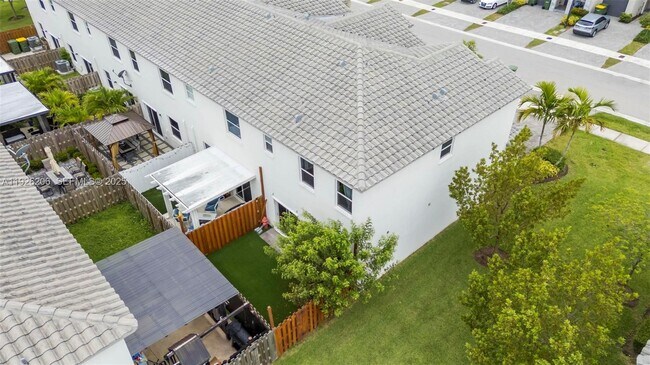 Building Photo - 2652 SE 13th St