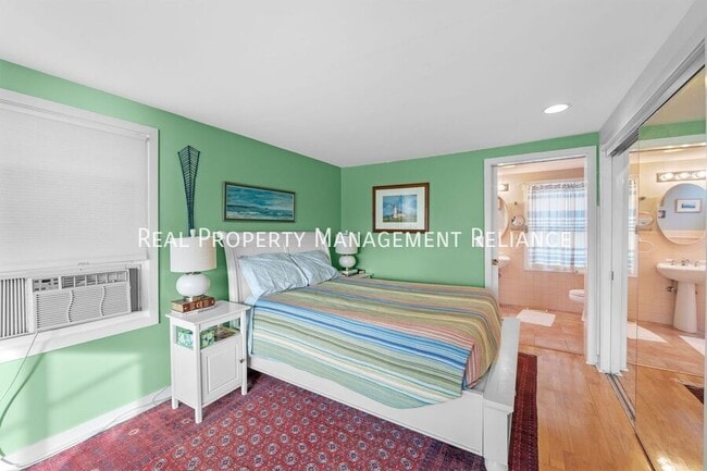 Building Photo - 19 Bayview Ave