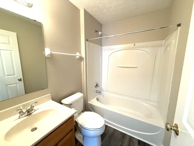Building Photo - 3 Bedroom Home in the Village Wildwood Sub...