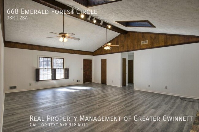 Building Photo - Beautiful Ranch Home with Sky Lights and L...