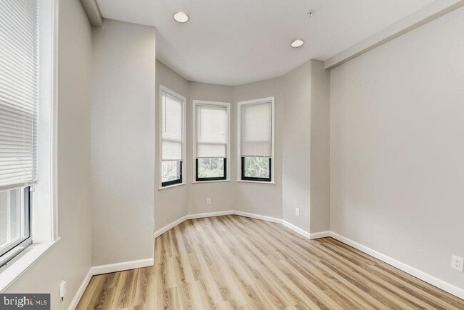 Building Photo - 2343 N College Ave