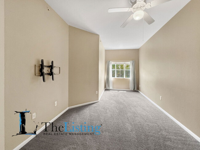 Building Photo - 2411 W Horatio St