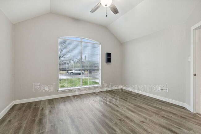 Building Photo - 1800 Meadow Lark Ln