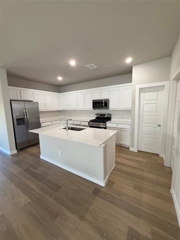 Building Photo - 718 Tidal Dr