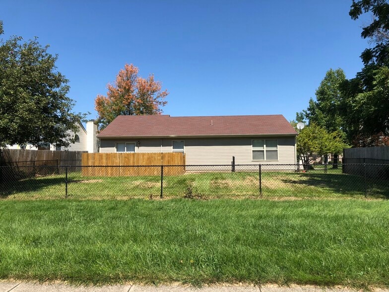 Building Photo - 10843 Tanbark Dr