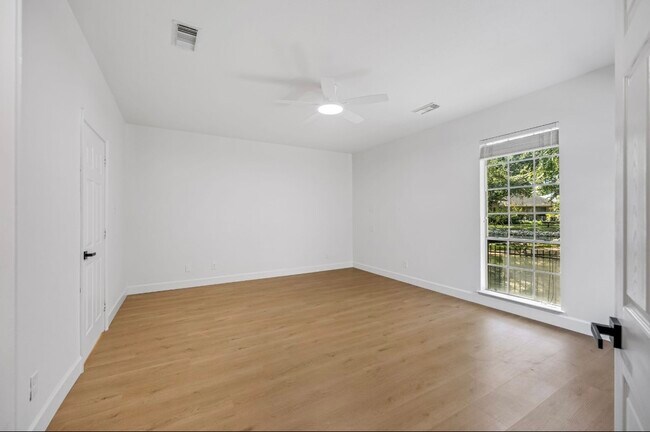 Building Photo - 6650 Camptown Cir