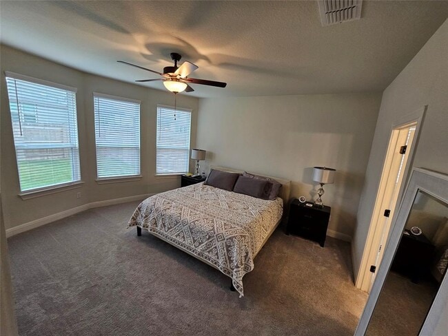 Building Photo - 138 Sugarberry Dr