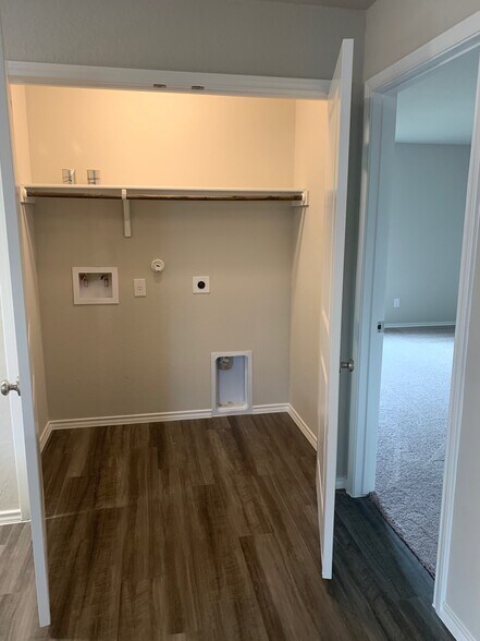 Building Photo - 4114 Mesa Cove