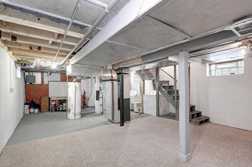 Building Photo - 2628 Ulysses St NE