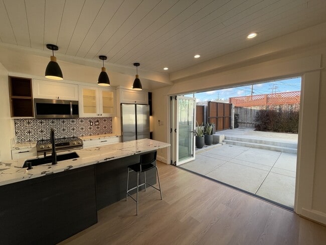 Building Photo - 3358 Bancroft St