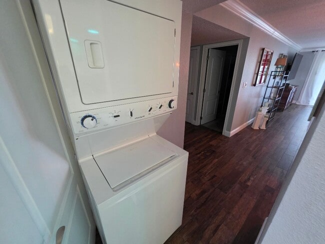 Building Photo - Fully Furnished Waterway East 2 Bedroom 2 Bath Condo