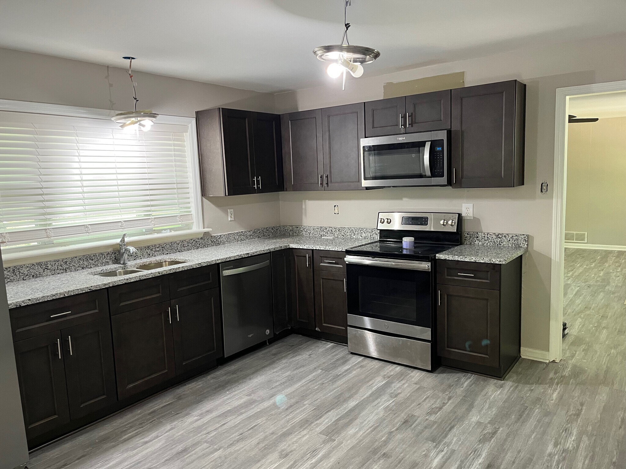 Kitchen - 4495 Ridge Rd