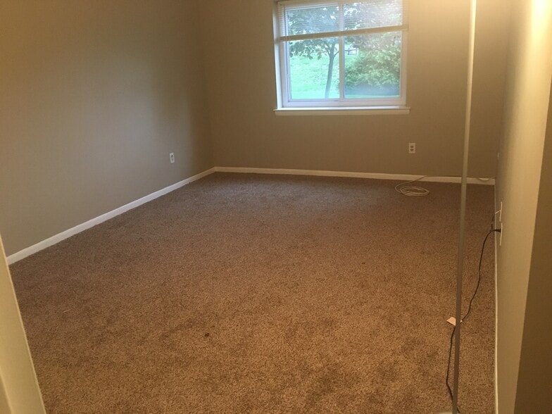 Master Bedroom - 57003 Delaire Landing Rd