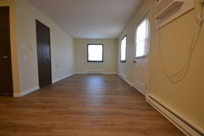 Building Photo - Cross Timbers Apartment