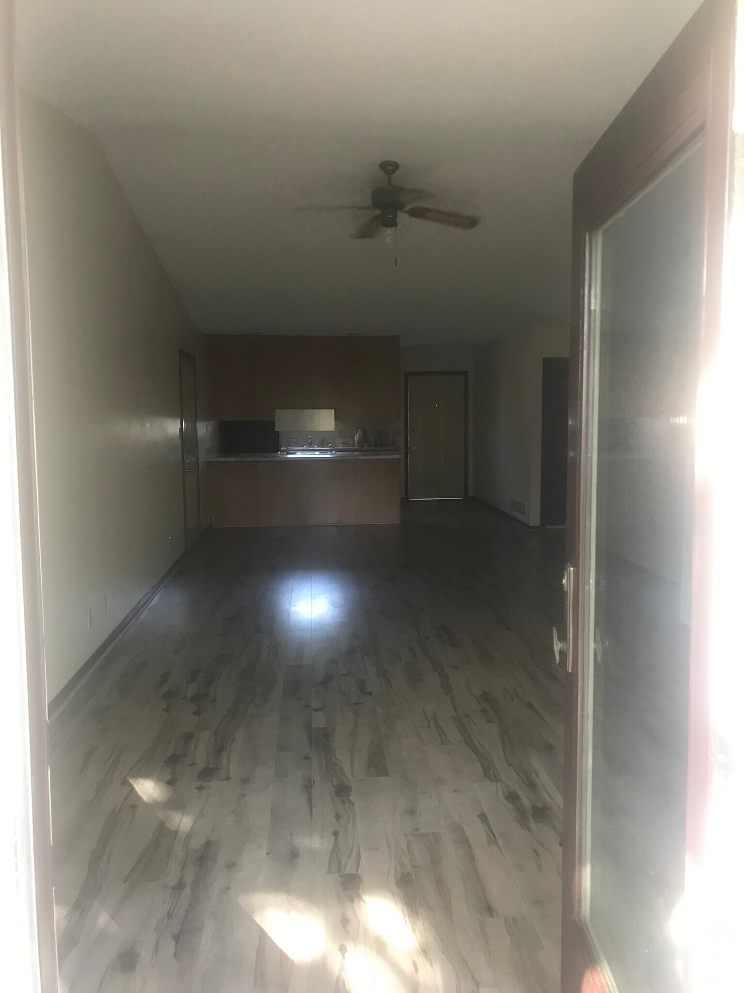 Building Photo - 407 Leffel Ct