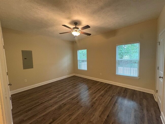 Building Photo - 1517 Kenton St