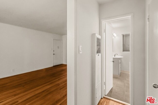 Building Photo - 11660 Chenault St