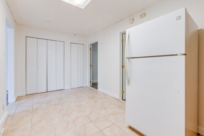 Building Photo - 705 Brownsville Rd