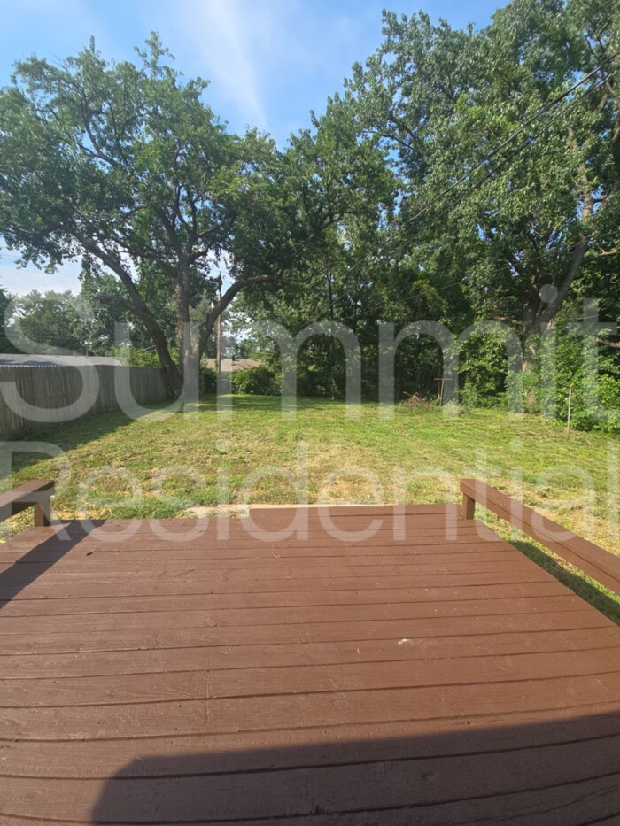 Building Photo - 8004 E 91 St