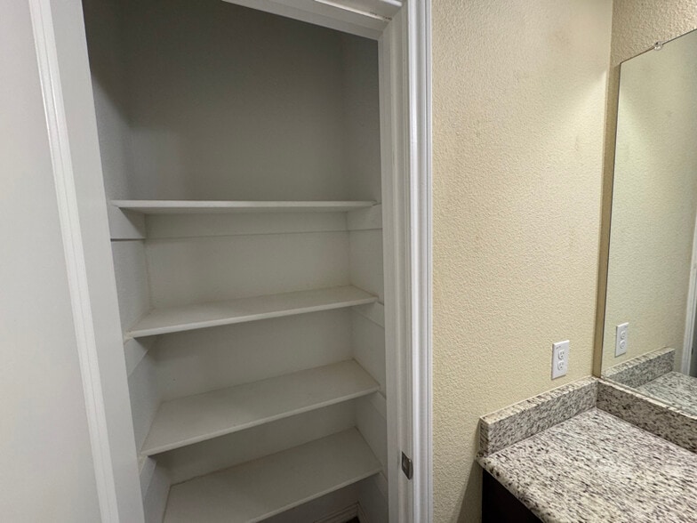 Building Photo - 2701 Easter Ave