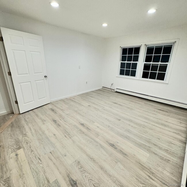 Building Photo - 11 Blue Spruce Rd