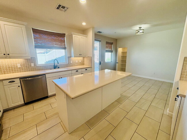 Building Photo - Gorgeous 3 bd, 4 ba Townhome in 55+ Community